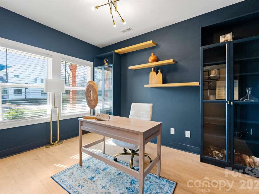 651 Tennyson Drive, Charlotte, NC 28208.  MLS# CAR4347762, YatesRealty ID 6140. First Floor Office