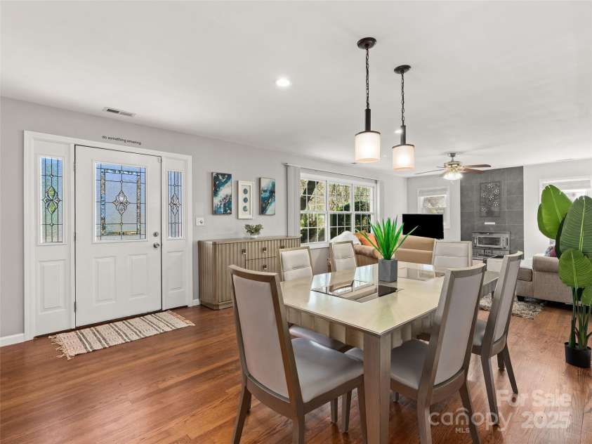 184 Aurora Drive, Asheville, NC 28805.  MLS# CAR4247633, YatesRealty ID 6142. 