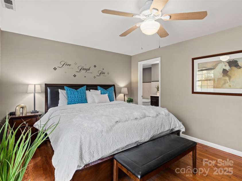 184 Aurora Drive, Asheville, NC 28805.  MLS# CAR4247633, YatesRealty ID 6142. 