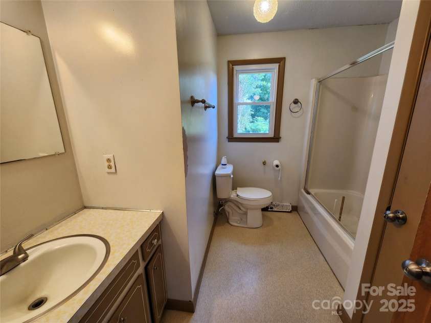7390 Burke County Line Road, Hickory, NC 28602.  MLS# CAR4292250, YatesRealty ID 6142. 