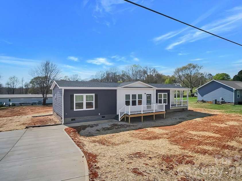 1423 Chatfield Road, Shelby, NC 28150.  MLS# CAR4360031, YatesRealty ID 6143. 