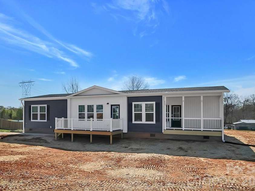 1423 Chatfield Road, Shelby, NC 28150.  MLS# CAR4360031, YatesRealty ID 6143. 