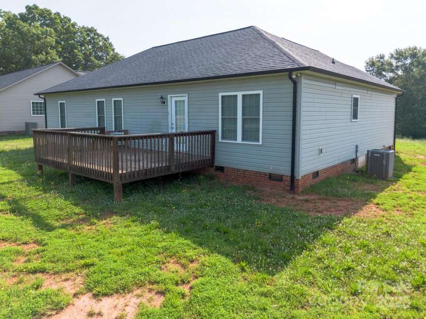 4193 He Propst Road, Maiden, NC 28650.  MLS# CAR4248027, YatesRealty ID 6143. 