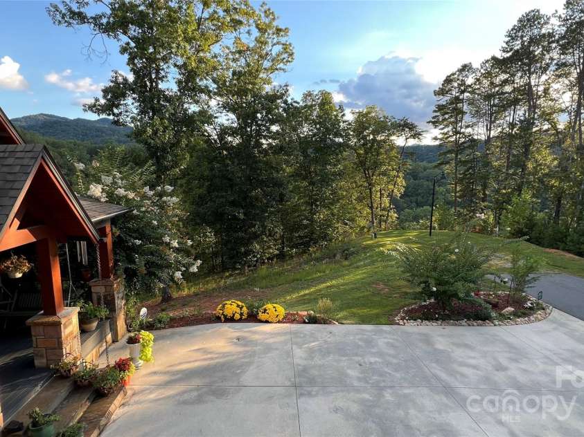 117 Amberleaf Way, Cullowhee, NC 28723.  MLS# CAR4244363, YatesRealty ID 6145. 