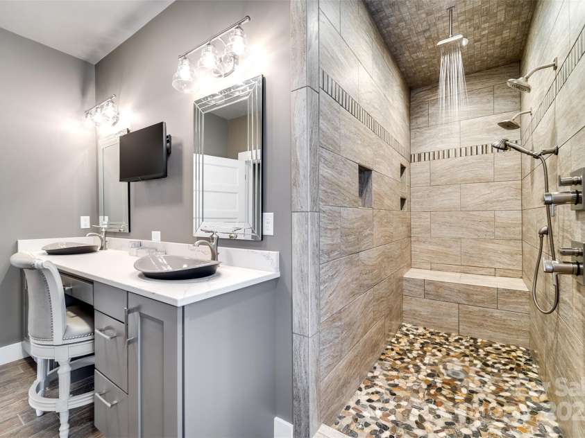 117 Amberleaf Way, Cullowhee, NC 28723.  MLS# CAR4244363, YatesRealty ID 6145. 