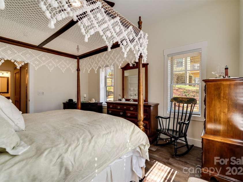 117 Amberleaf Way, Cullowhee, NC 28723.  MLS# CAR4244363, YatesRealty ID 6145. 