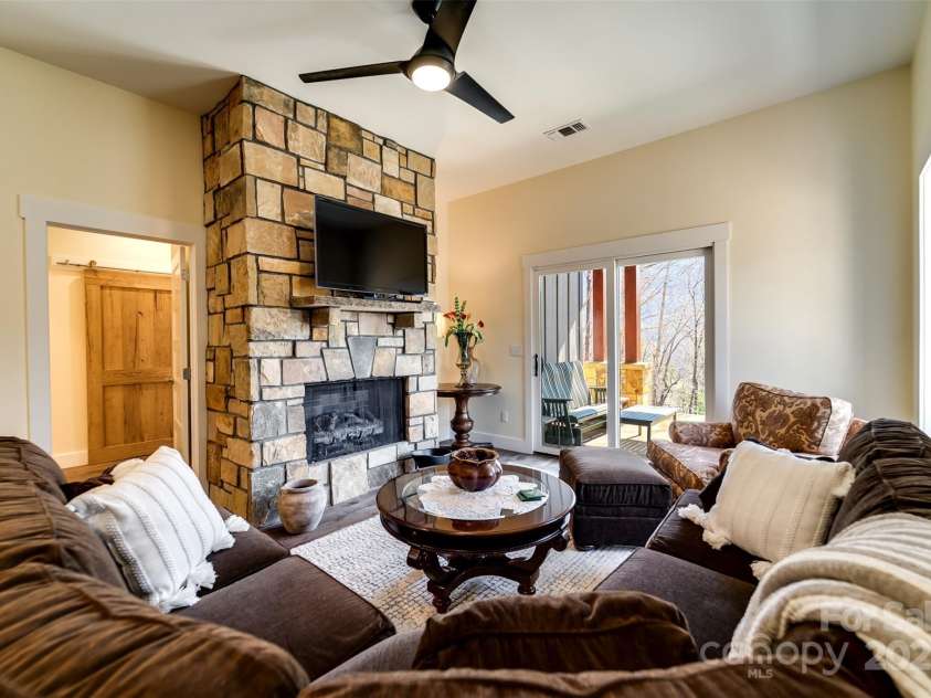 117 Amberleaf Way, Cullowhee, NC 28723.  MLS# CAR4244363, YatesRealty ID 6145. 