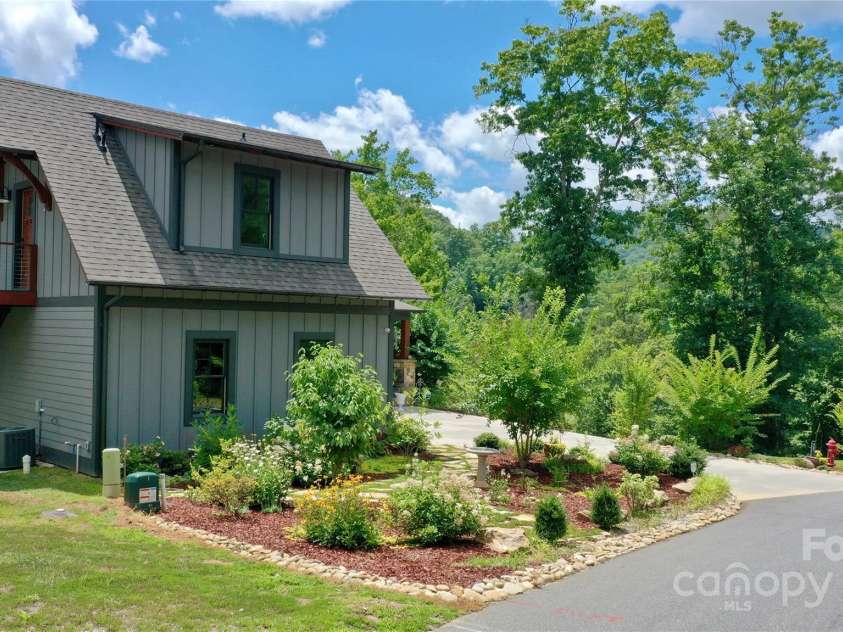 117 Amberleaf Way, Cullowhee, NC 28723.  MLS# CAR4244363, YatesRealty ID 6145. 