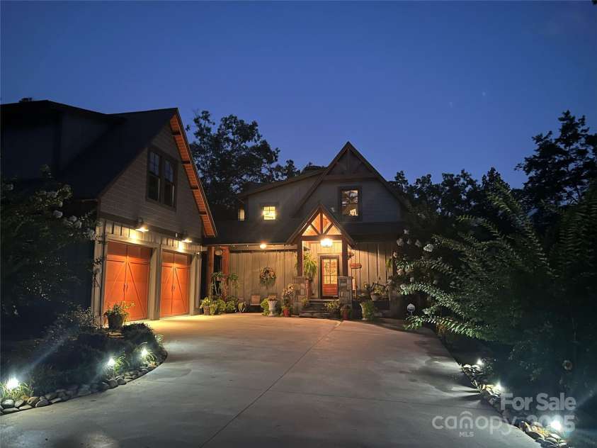 117 Amberleaf Way, Cullowhee, NC 28723.  MLS# CAR4244363, YatesRealty ID 6145. 