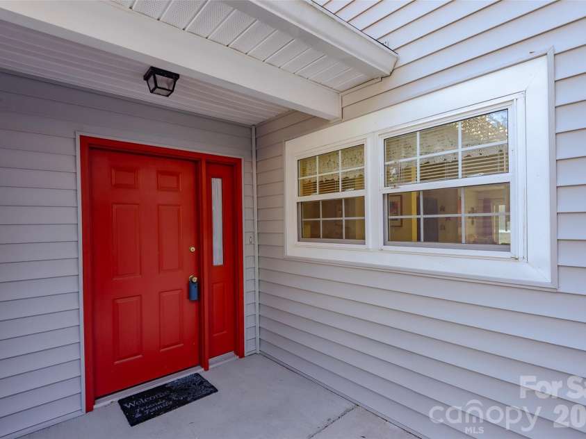 116 Lakeview Court, Brevard, NC 28712.  MLS# CAR4360444, YatesRealty ID 6146. 