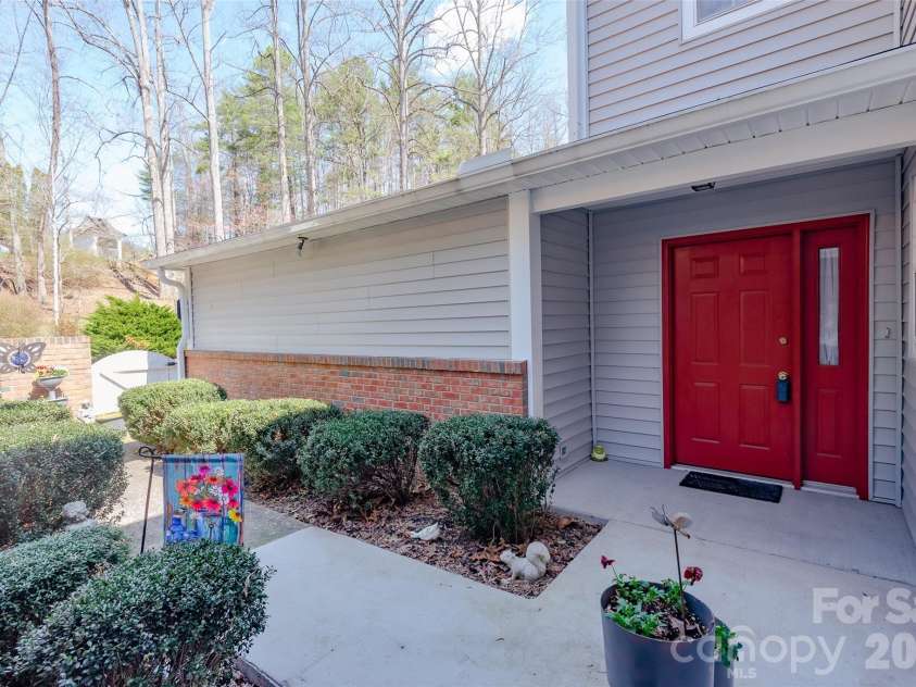 116 Lakeview Court, Brevard, NC 28712.  MLS# CAR4360444, YatesRealty ID 6146. 