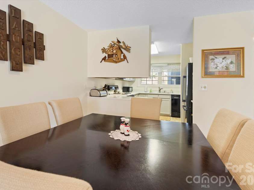116 Lakeview Court, Brevard, NC 28712.  MLS# CAR4360444, YatesRealty ID 6146. 