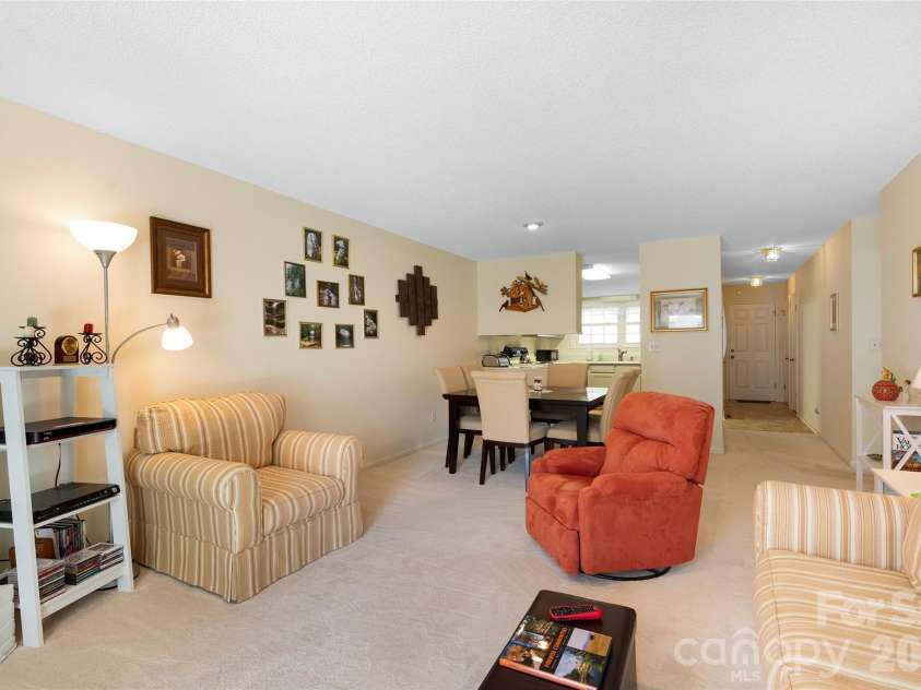 116 Lakeview Court, Brevard, NC 28712.  MLS# CAR4360444, YatesRealty ID 6146. 