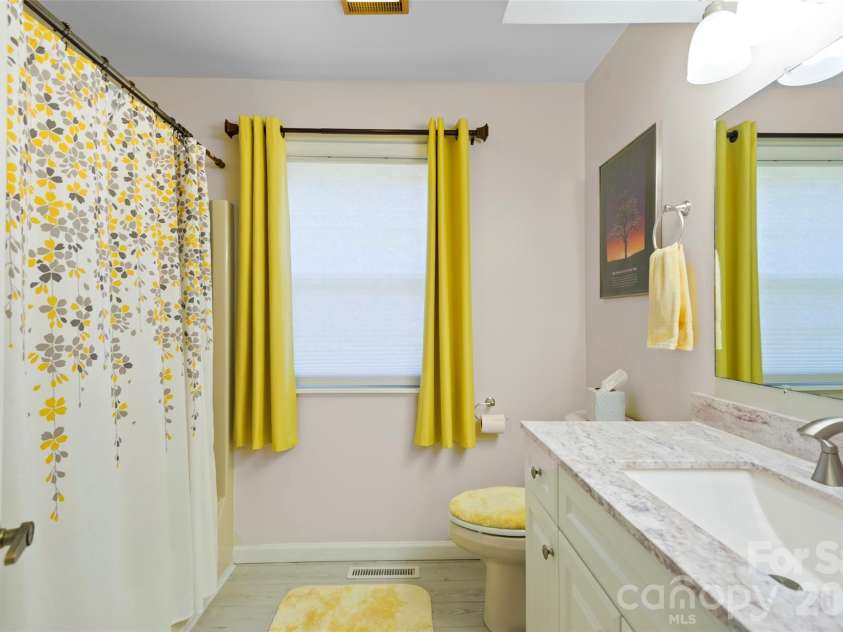 116 Lakeview Court, Brevard, NC 28712.  MLS# CAR4360444, YatesRealty ID 6146. 