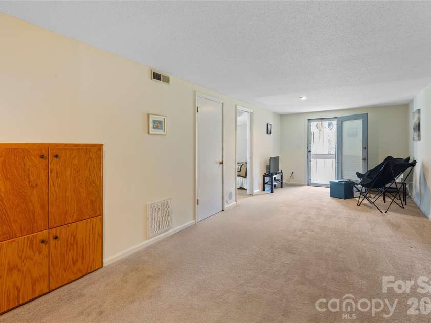 116 Lakeview Court, Brevard, NC 28712.  MLS# CAR4360444, YatesRealty ID 6146. 