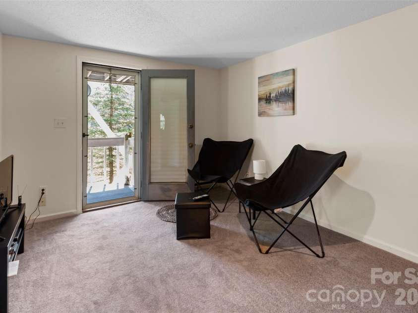 116 Lakeview Court, Brevard, NC 28712.  MLS# CAR4360444, YatesRealty ID 6146. 