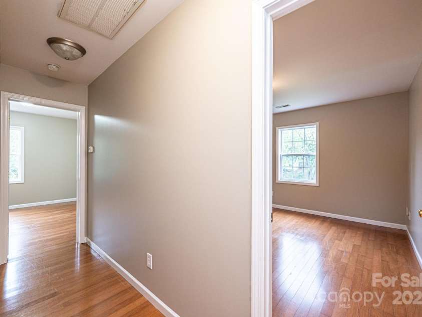 390 15th Avenue, Hickory, NC 28601.  MLS# CAR4245209, YatesRealty ID 6147. 