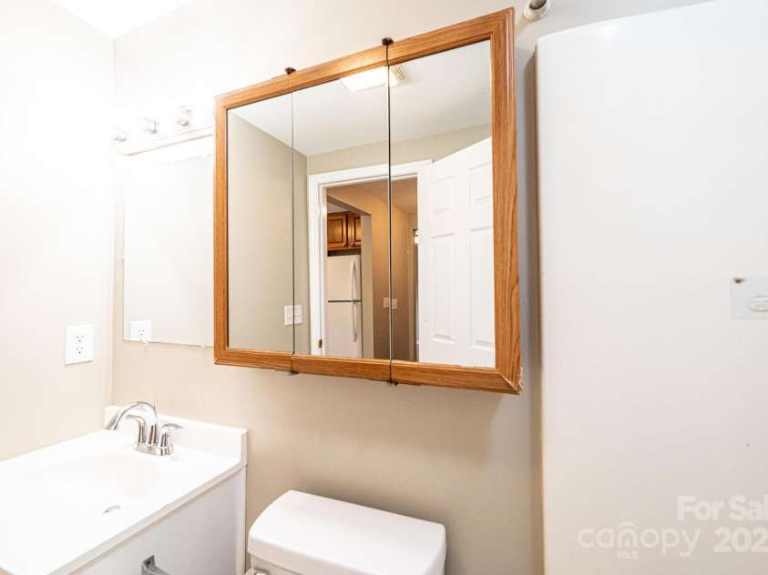 390 15th Avenue, Hickory, NC 28601.  MLS# CAR4245209, YatesRealty ID 6147. Main level full bathroom.