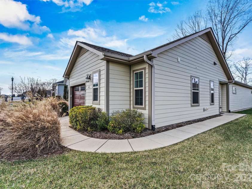 322 Flat Rock Drive, Denver, NC 28037.  MLS# CAR4243514, YatesRealty ID 6148. 