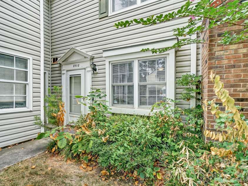 8518 Castle Pine Court, Charlotte, NC 28226.  MLS# CAR4352387, YatesRealty ID 6148. 