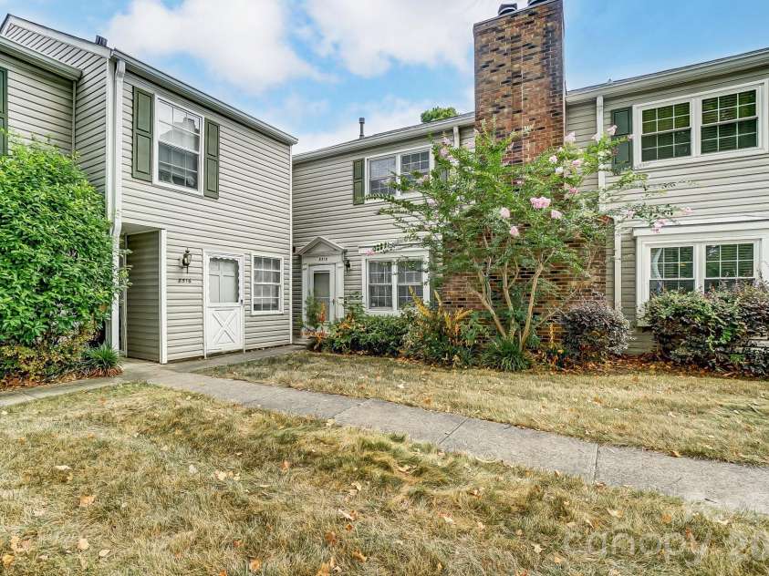8518 Castle Pine Court, Charlotte, NC 28226.  MLS# CAR4352387, YatesRealty ID 6148. 