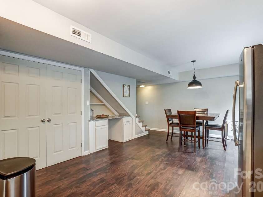 8518 Castle Pine Court, Charlotte, NC 28226.  MLS# CAR4352387, YatesRealty ID 6148. 