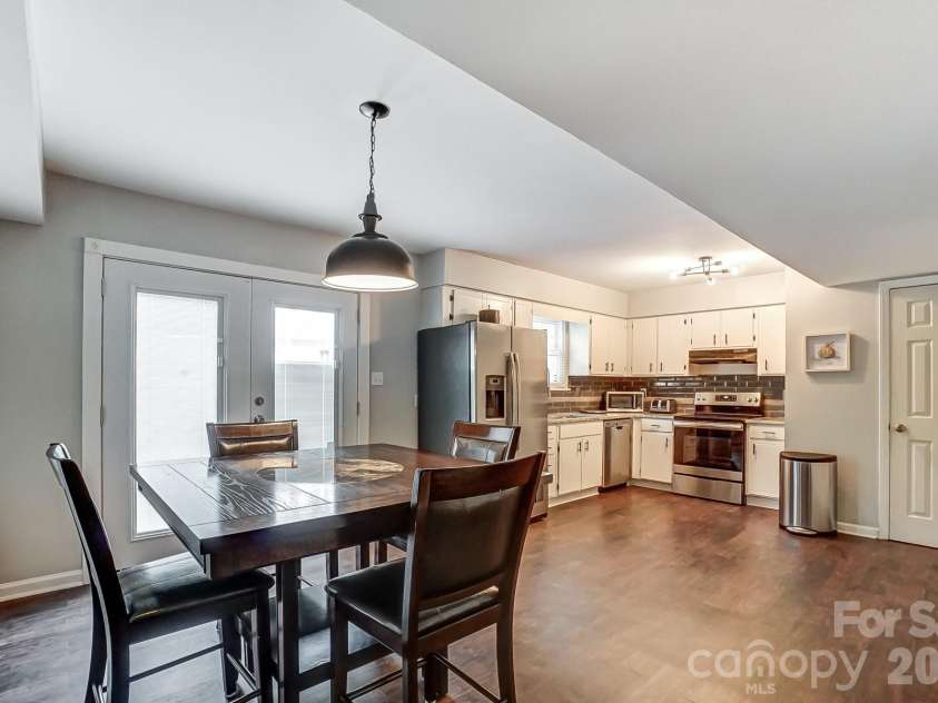 8518 Castle Pine Court, Charlotte, NC 28226.  MLS# CAR4352387, YatesRealty ID 6148. 
