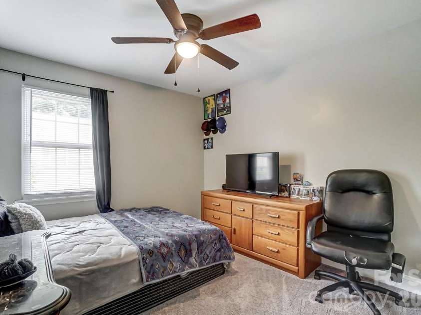 8518 Castle Pine Court, Charlotte, NC 28226.  MLS# CAR4352387, YatesRealty ID 6148. 