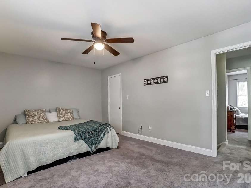8518 Castle Pine Court, Charlotte, NC 28226.  MLS# CAR4352387, YatesRealty ID 6148. 