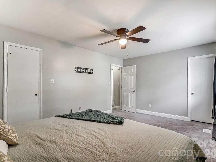 8518 Castle Pine Court, Charlotte, NC 28226.  MLS# CAR4352387, YatesRealty ID 6148. 