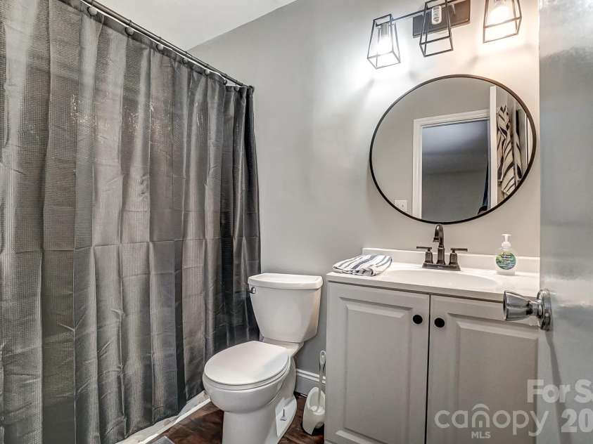 8518 Castle Pine Court, Charlotte, NC 28226.  MLS# CAR4352387, YatesRealty ID 6148. 