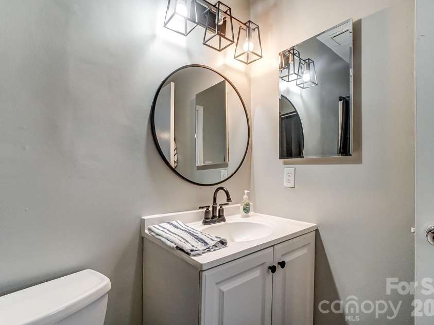 8518 Castle Pine Court, Charlotte, NC 28226.  MLS# CAR4352387, YatesRealty ID 6148. 
