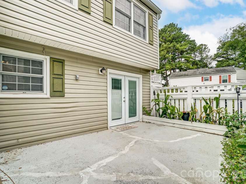8518 Castle Pine Court, Charlotte, NC 28226.  MLS# CAR4352387, YatesRealty ID 6148. 