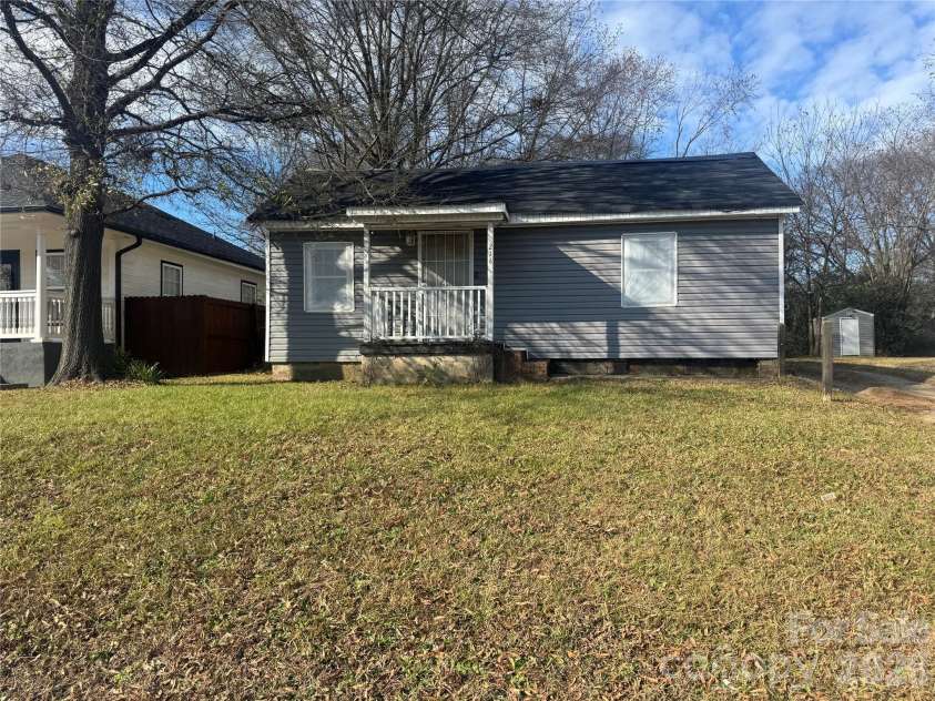 214 Oregon Street, Charlotte, NC 28208.  MLS# CAR4344261, YatesRealty ID 6149. 