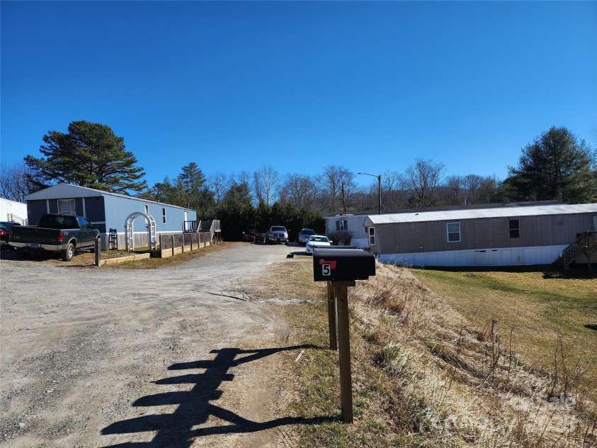 5 Becky Lane, Fairview, NC 28730.  MLS# CAR4247547, YatesRealty ID 6149. 