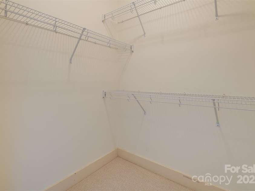 9 Kenilworth Knolls, Asheville, NC 28805.  MLS# CAR4271939, YatesRealty ID 615. 