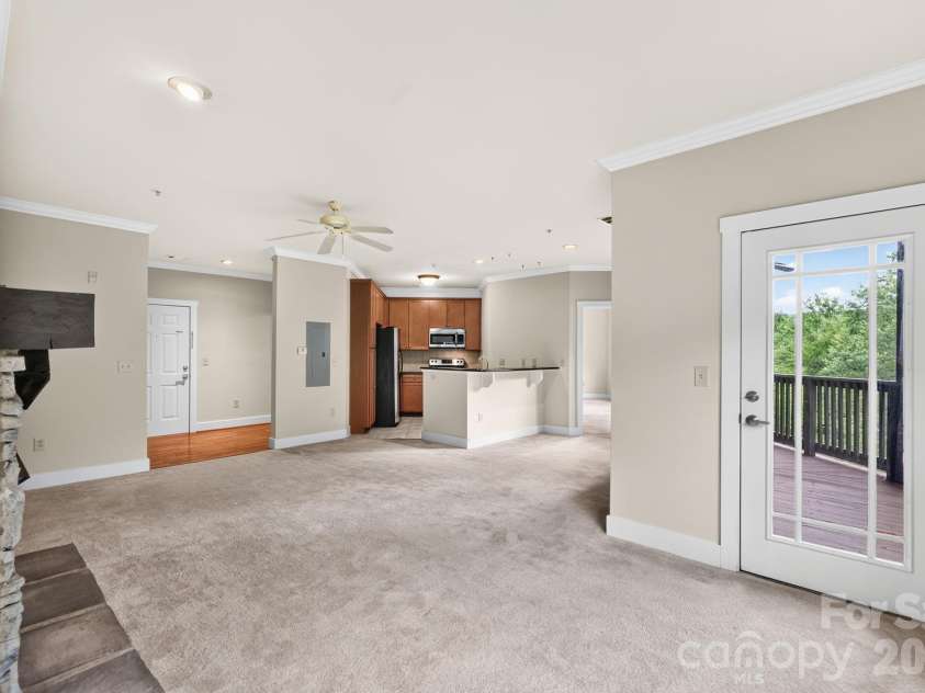 9 Kenilworth Knolls, Asheville, NC 28805.  MLS# CAR4405032, YatesRealty ID 615. 