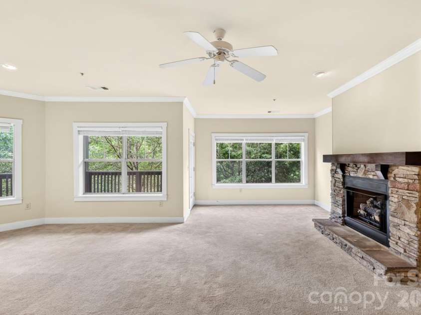 9 Kenilworth Knolls, Asheville, NC 28805.  MLS# CAR4405032, YatesRealty ID 615. 