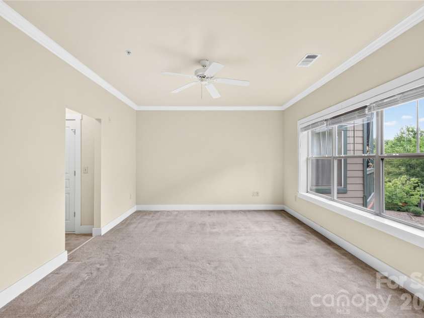 9 Kenilworth Knolls, Asheville, NC 28805.  MLS# CAR4405032, YatesRealty ID 615. 