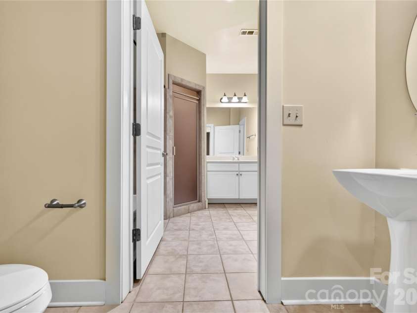 9 Kenilworth Knolls, Asheville, NC 28805.  MLS# CAR4405032, YatesRealty ID 615. 