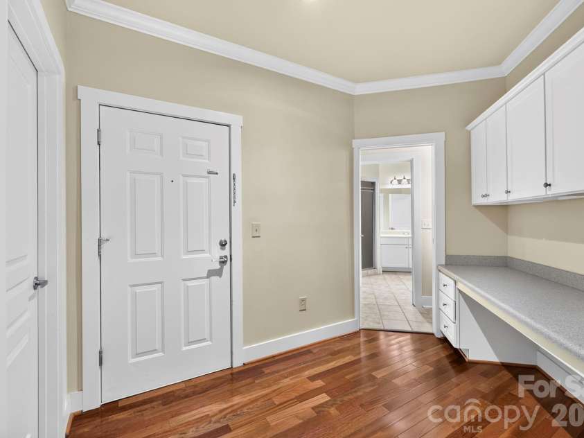 9 Kenilworth Knolls, Asheville, NC 28805.  MLS# CAR4405032, YatesRealty ID 615. 