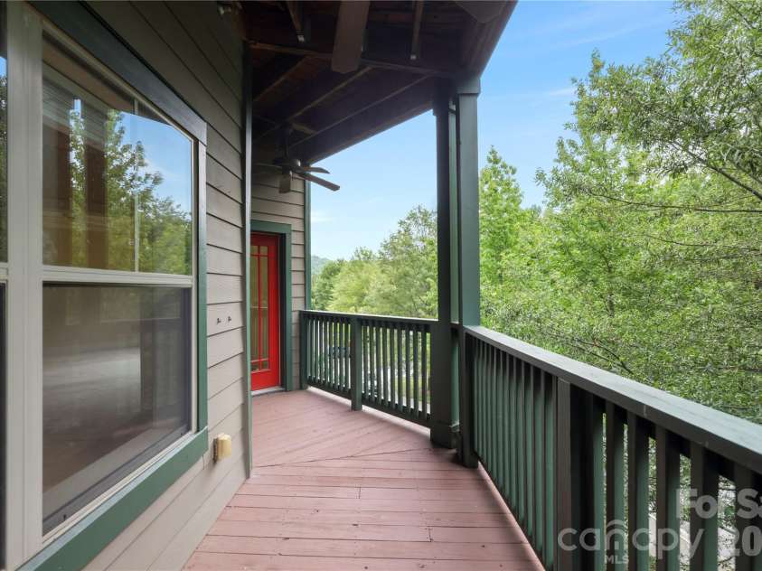 9 Kenilworth Knolls, Asheville, NC 28805.  MLS# CAR4405032, YatesRealty ID 615. 