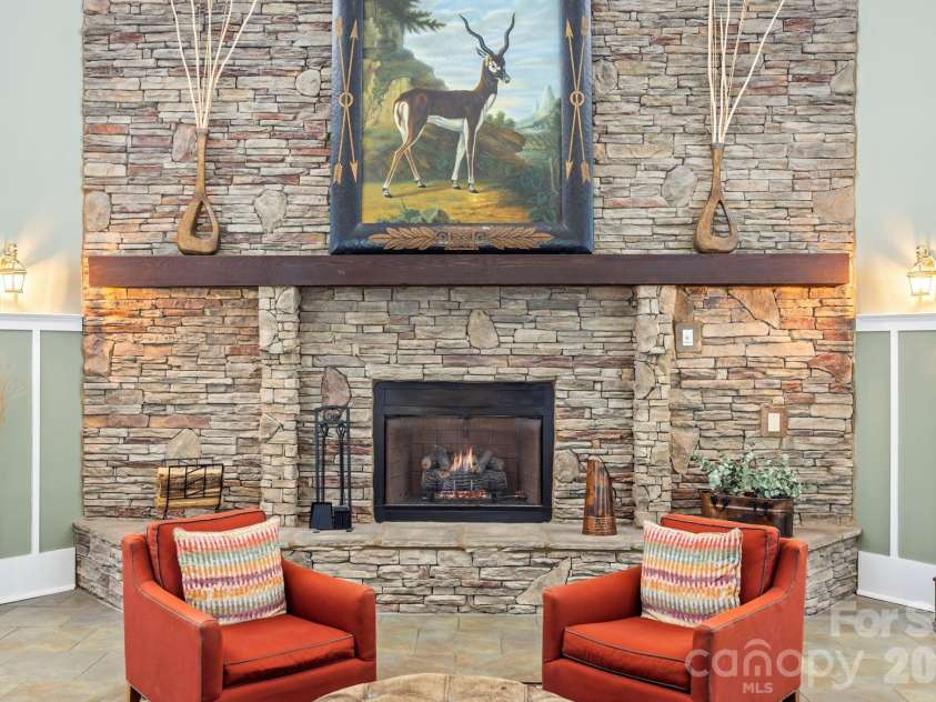 9 Kenilworth Knolls, Asheville, NC 28805.  MLS# CAR4405032, YatesRealty ID 615. 