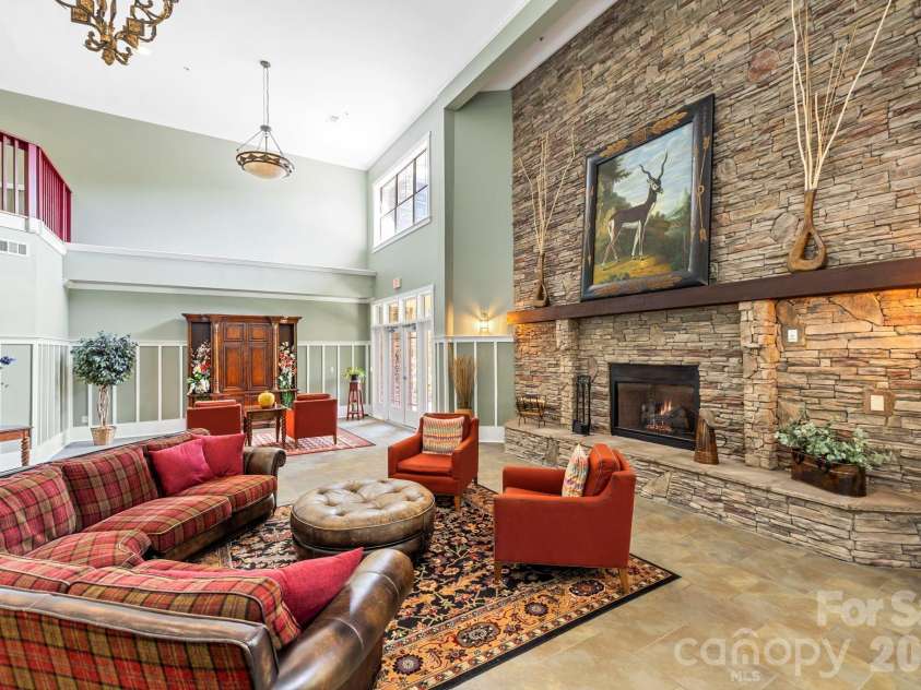 9 Kenilworth Knolls, Asheville, NC 28805.  MLS# CAR4405032, YatesRealty ID 615. 