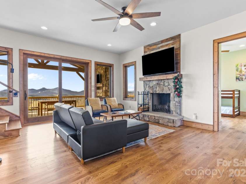 352 Great Sky Drive, Banner Elk, NC 28604.  MLS# CAR4247285, YatesRealty ID 6150. 