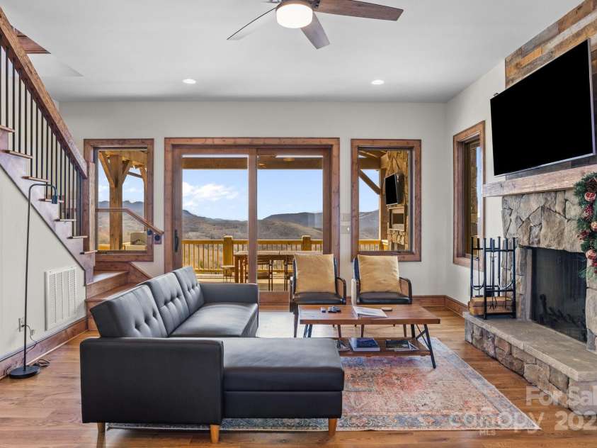 352 Great Sky Drive, Banner Elk, NC 28604.  MLS# CAR4247285, YatesRealty ID 6150. 