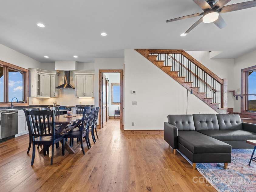 352 Great Sky Drive, Banner Elk, NC 28604.  MLS# CAR4247285, YatesRealty ID 6150. 