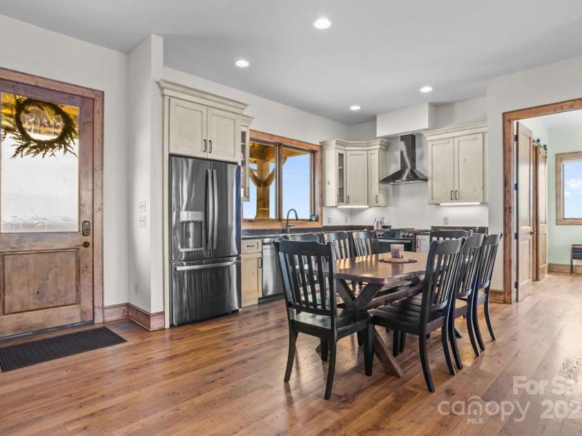 352 Great Sky Drive, Banner Elk, NC 28604.  MLS# CAR4247285, YatesRealty ID 6150. 