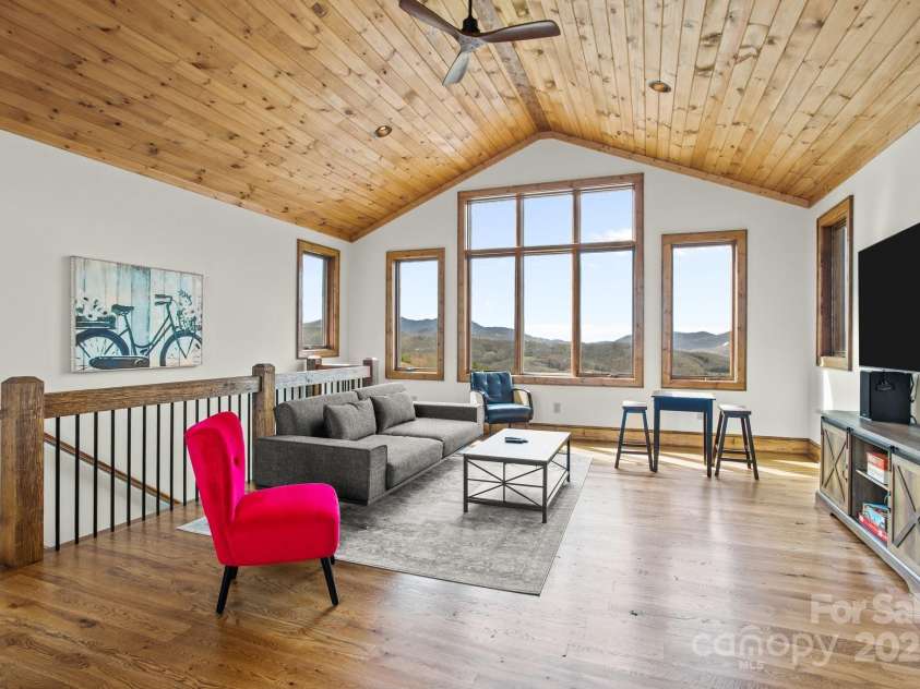 352 Great Sky Drive, Banner Elk, NC 28604.  MLS# CAR4247285, YatesRealty ID 6150. 