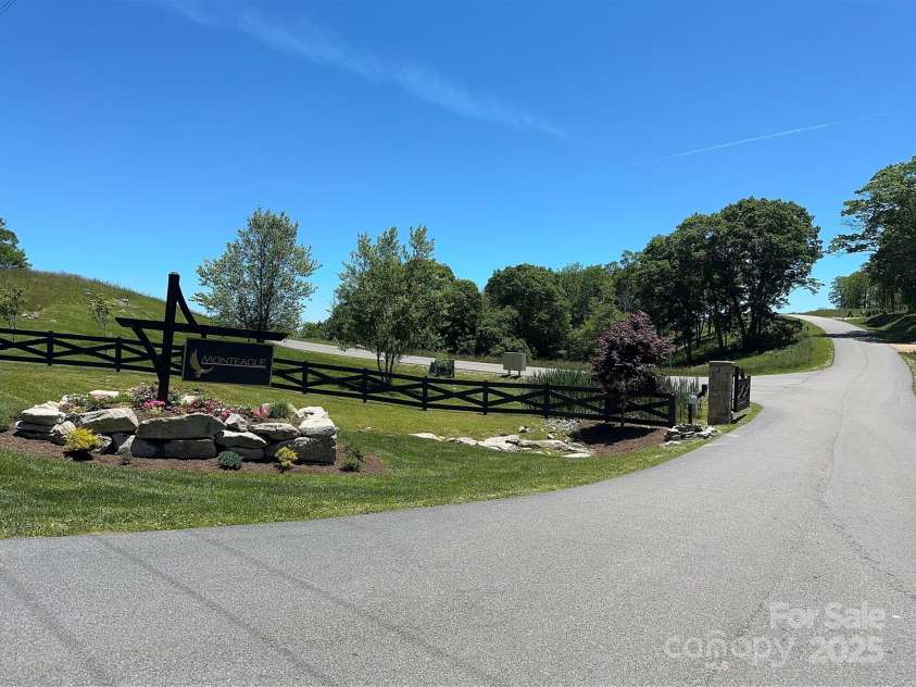 352 Great Sky Drive, Banner Elk, NC 28604.  MLS# CAR4247285, YatesRealty ID 6150. Entrance of Monteagle